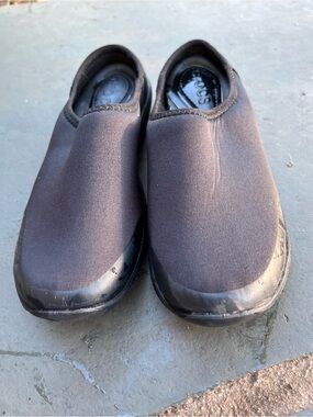 CROCS Women's water shoes